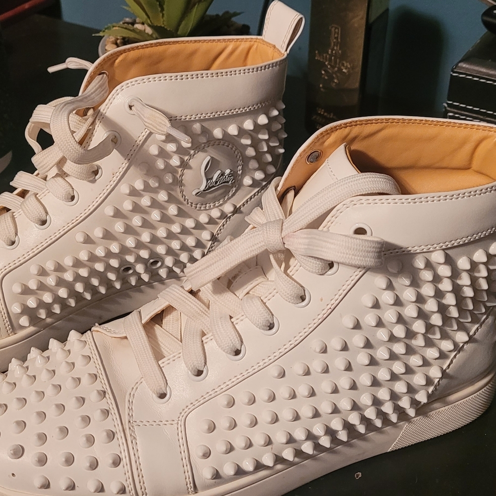 White Christian Louboutin spikes - Picture 1 of 4